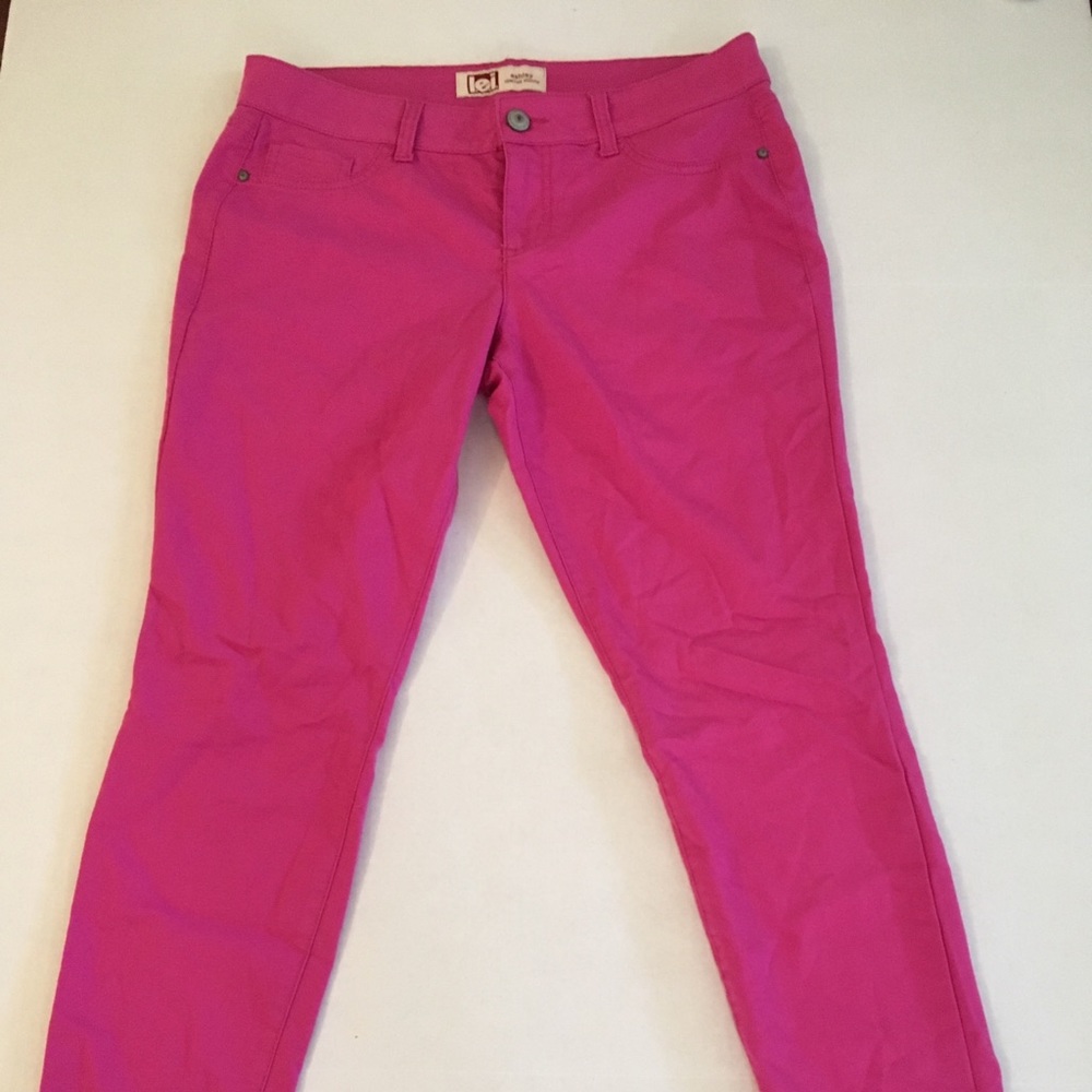 Hot Pink Junior light weight jeans. Size 15.